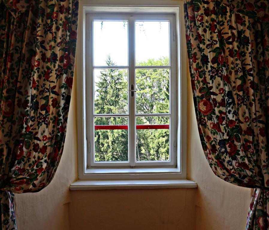 Schloss Moosburg Gaestehaus Exterior foto
